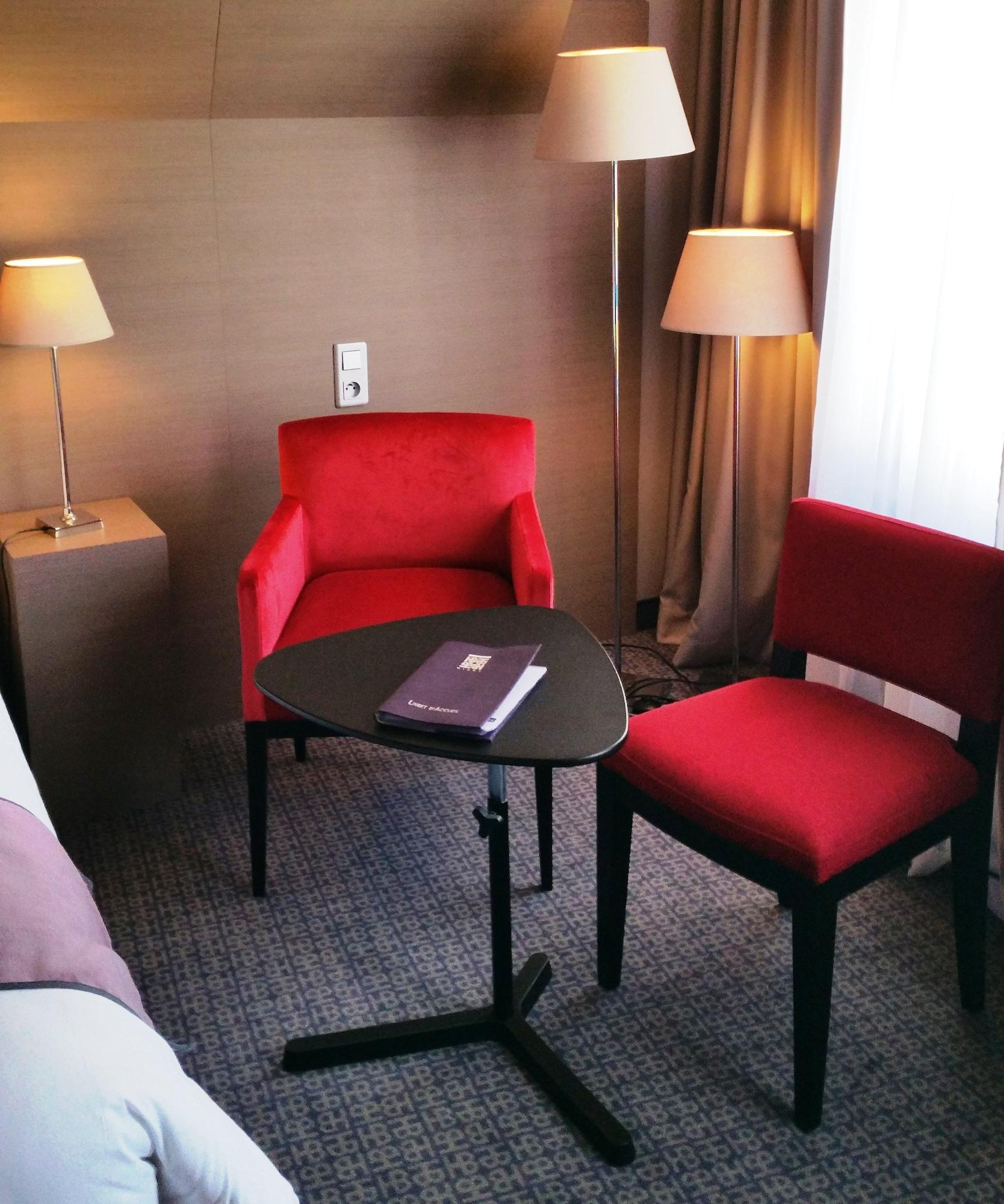 Best Western Hotel De La Breche Ніор Екстер'єр фото
